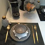 ベッド・アンド・ブレックファスト Amobo